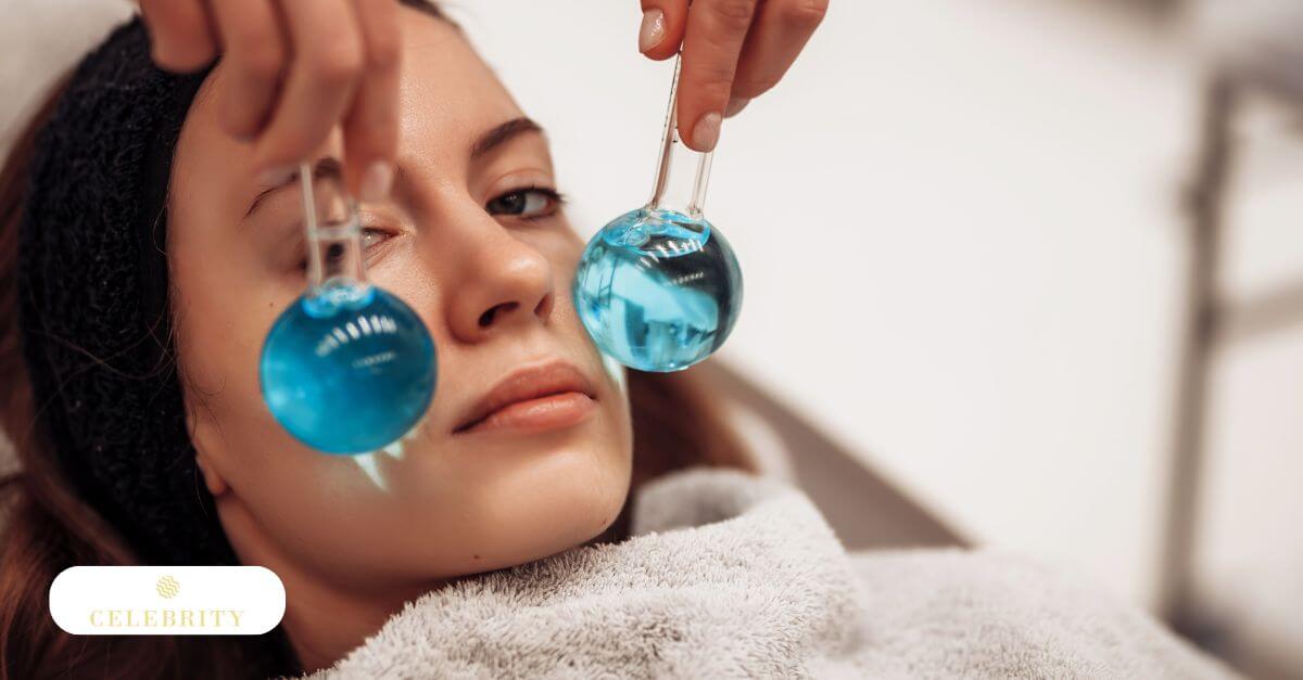 Using a cold compress to soothe facial skin after laser treatment