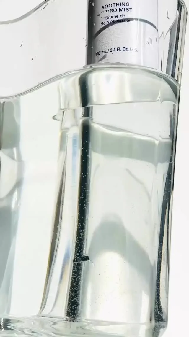 ✨Soothing Hydro Mist envelopes the skin in a cloud of hydration, immediately soothing + calming sensitized skin while reinforcing the skin’s barrier for lasting comfort. Whether used post-treatment or for daily care, this advanced mist supports skin resilience with every application.Posted @withregram • @zoskinhealth Innovation meets instant redness relief.Interested in free / no obligation consultation? Pls Contact us now👇💻 website: https://celebritylasercare.ca
📞 call: 604-912-0220
💌Email: info@celebritylasercare.com
📍 Location: North Vancouver.
.
.
#northvancouver #medispa #mycelebrity #skingoal #vancouvermedispa #vancouveraesthetics #celebritylaser ⁠⁠ #medicalaesthetics #vancouveraesthetics ⁠⁠#timetoglow #skincare #skintreatment#rejuvenation#SootheTheMoment #CommitToYourSkin #ZOSkinHealth